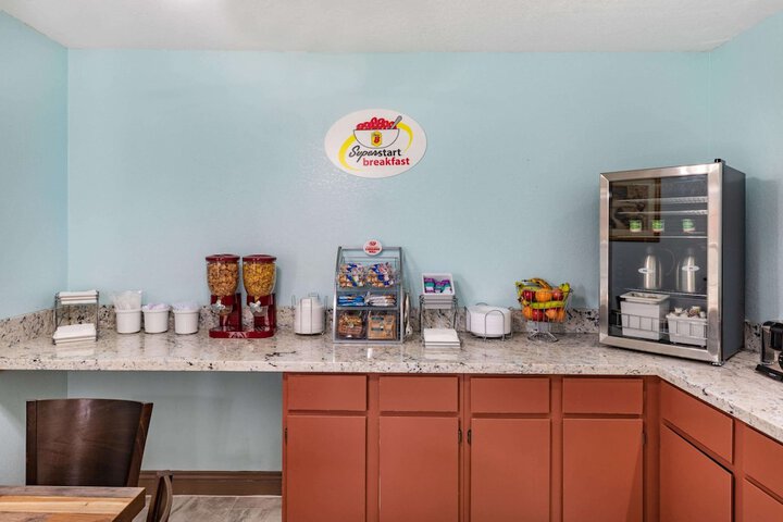 Breakfast/Coffee Service 25 of 27