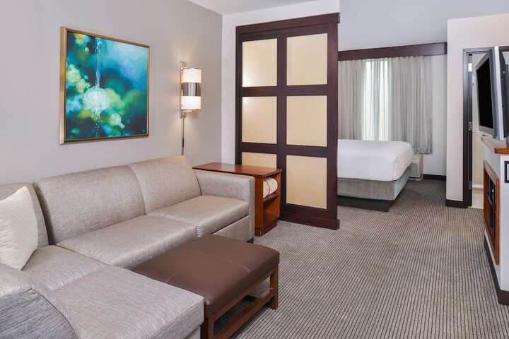 Room 28 of 38