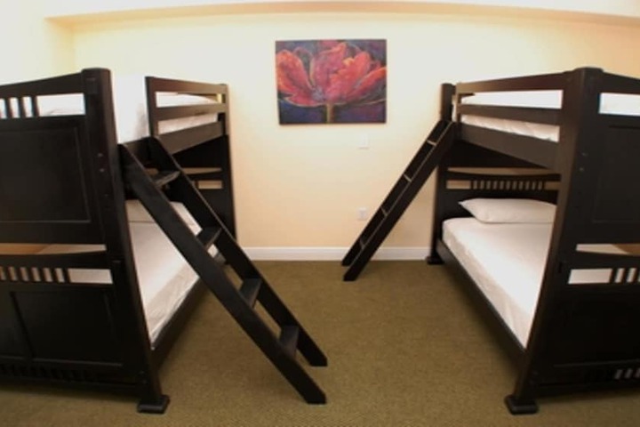 Room 8 of 33