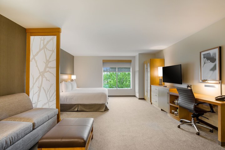 Room 15 of 34