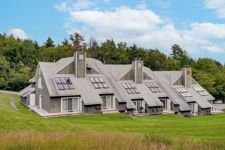 Mid-century Tenney Mountain Condo Near Hiking