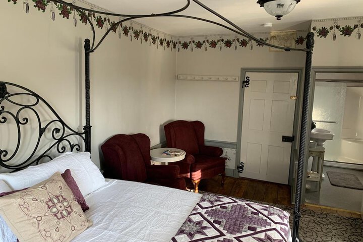 Room 10 of 17