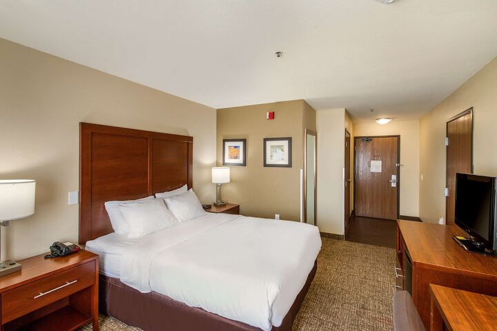 Room 32 of 38