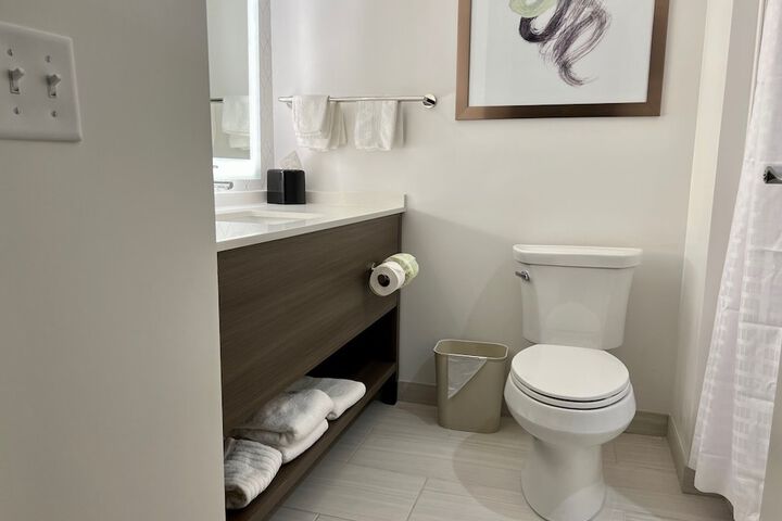 Room 16 of 33