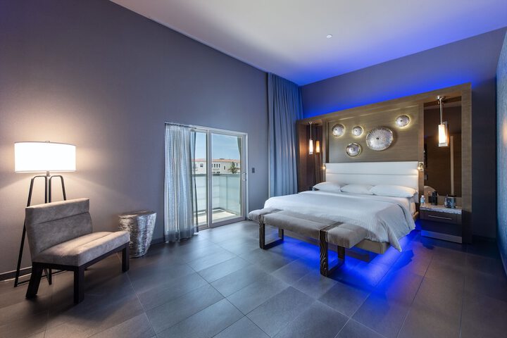 Shade Hotel