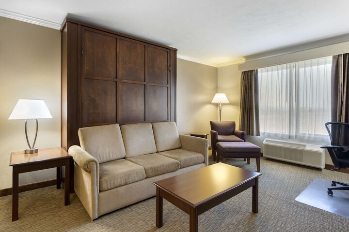 Room 52 of 74