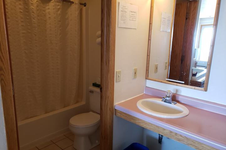 Room 22 of 102