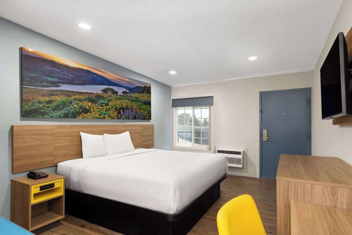 Room 30 of 40