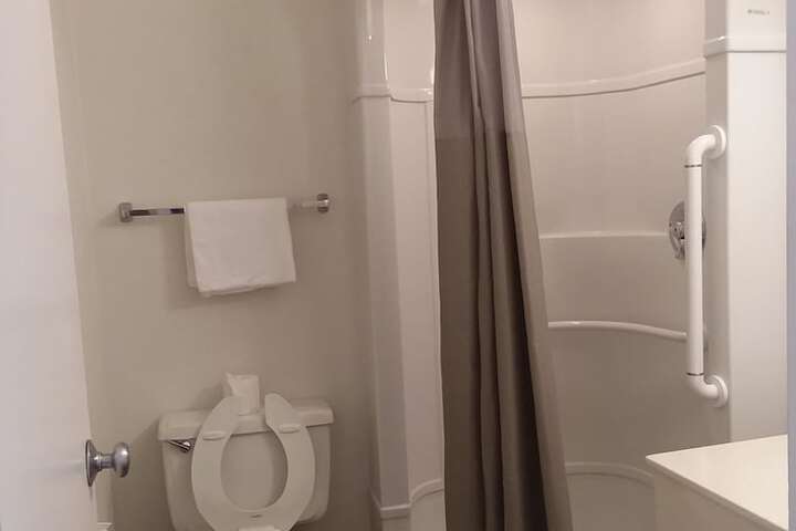 Room 16 of 36
