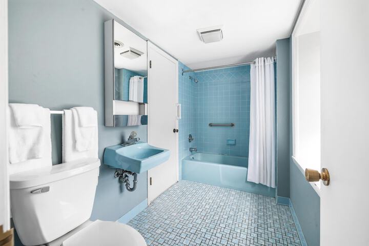 Room 25 of 75
