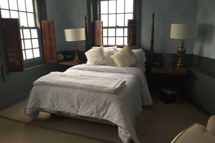 Room 19 of 42