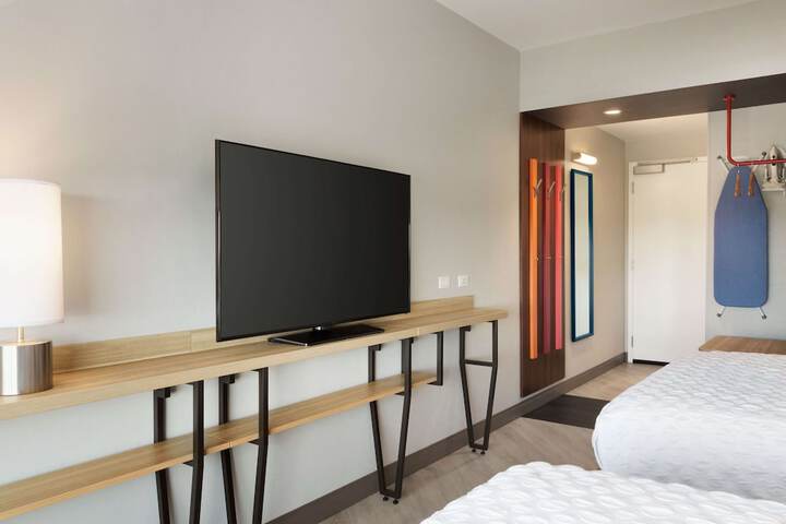 Tru by Hilton York