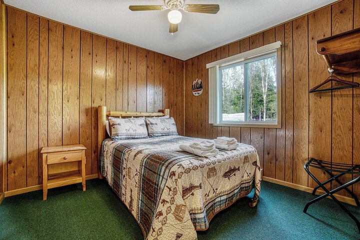 Lenas Northern Pines Resort