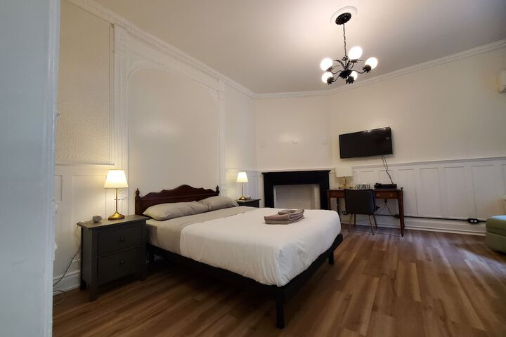 Room 10 of 30