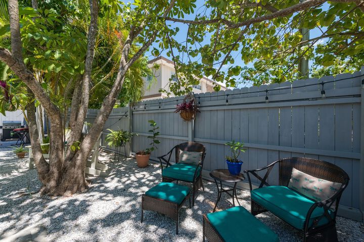 Tarpon Tale Inn