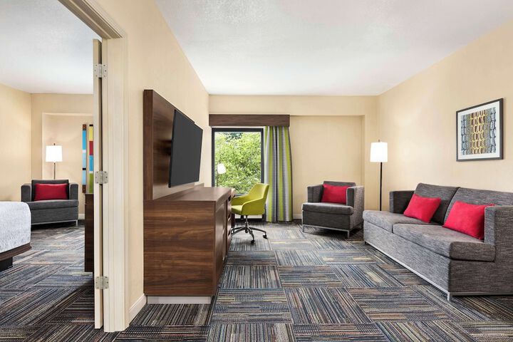 Room 17 of 40