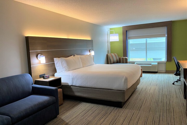 Holiday Inn Express & Suites Somerset Central by IHG
