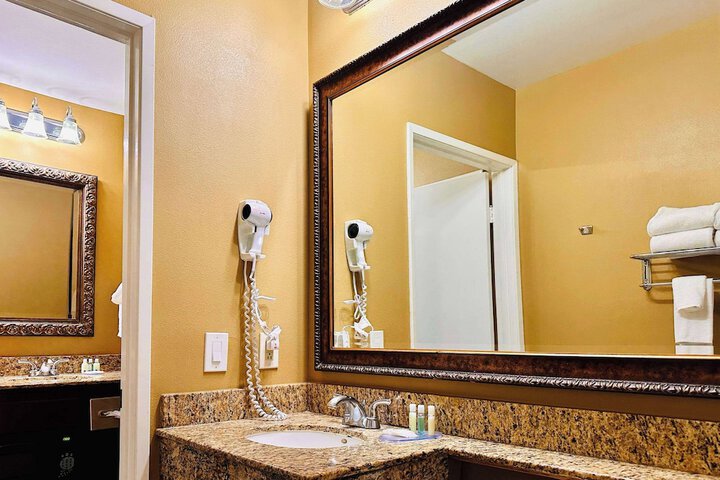 Quality Inn & Suites Westminster Seal Beach