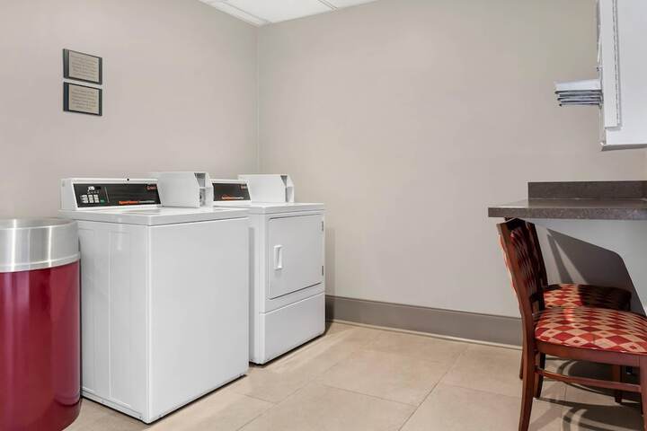 Country Inn & Suites by Radisson Georgetown, KY
