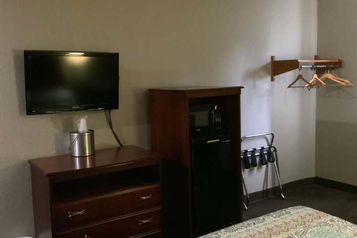 Room 9 of 10