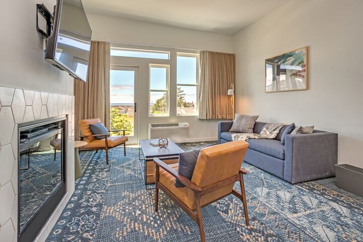 SaltLine Hotel