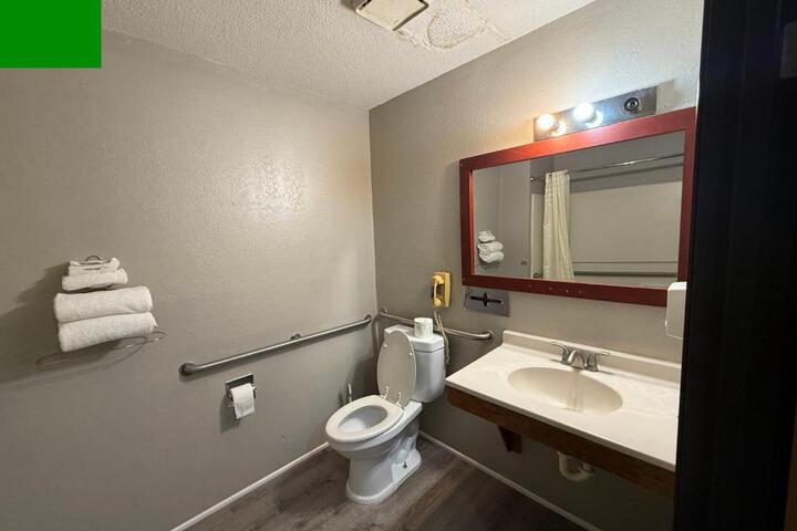 Coldwater Inn & Suites near I 69