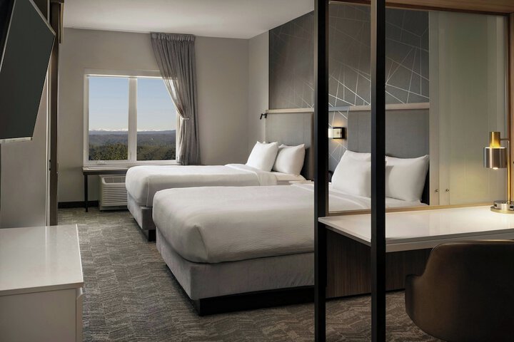 Room 47 of 75