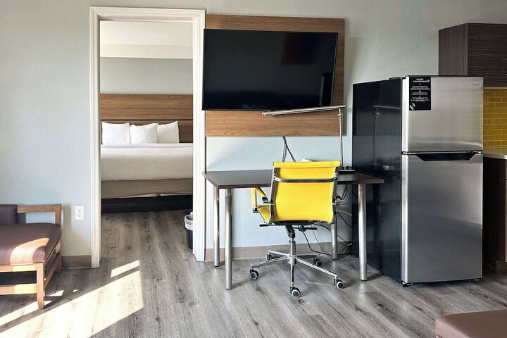 Room 40 of 49