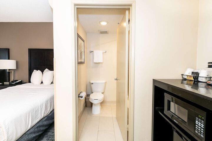 Room 26 of 43