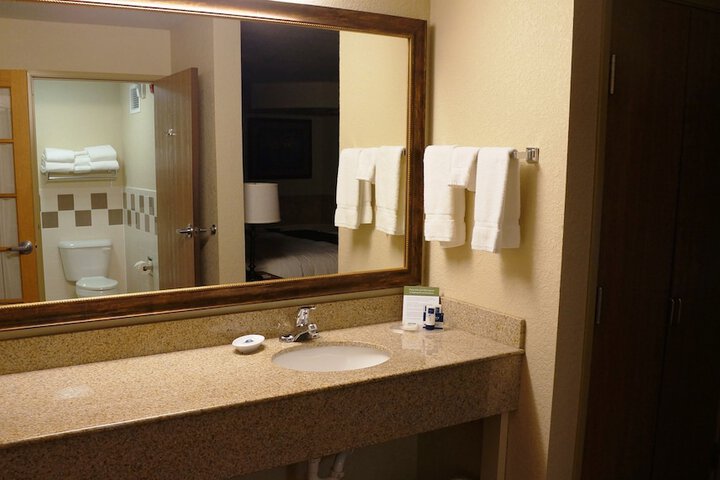 Room 30 of 54