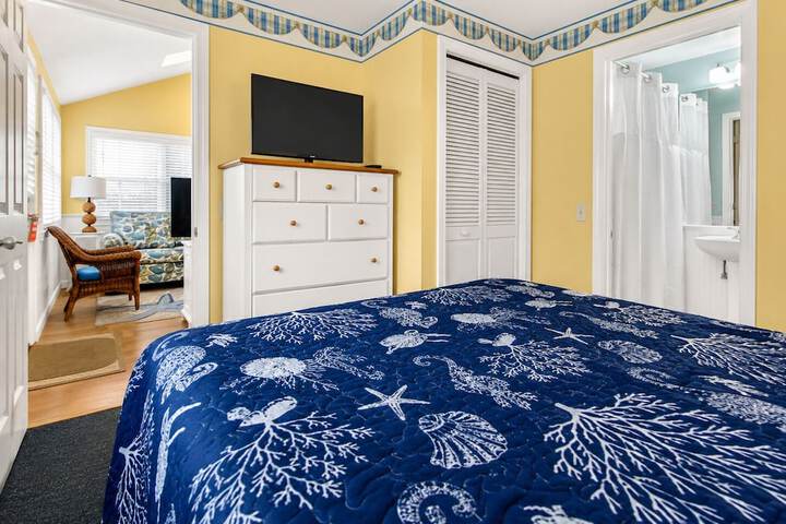 Colonial Acres Resort