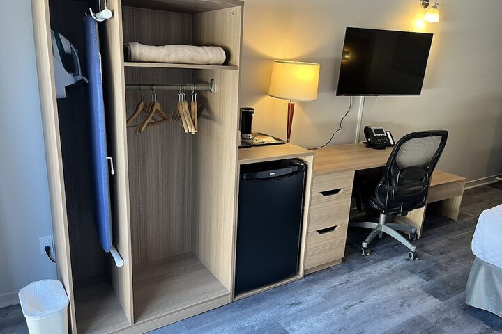 Room 34 of 71