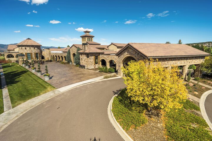 Flying Horse Resort & Club