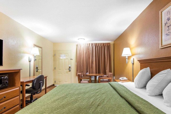 Room 19 of 65