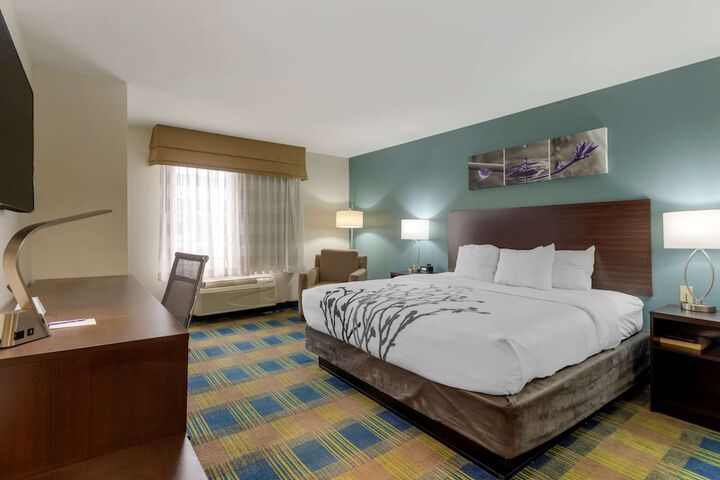 Room 32 of 40