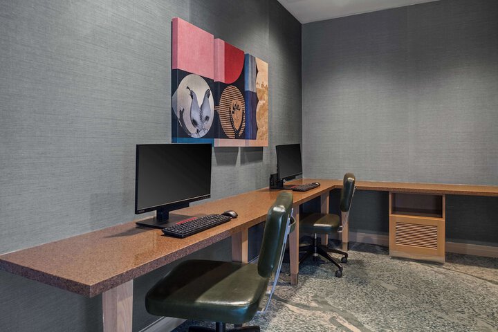 Business Center 34 of 35