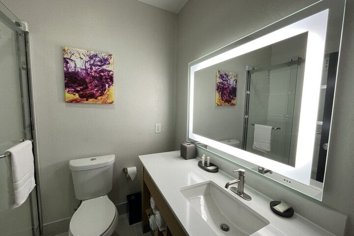 Room 34 of 58