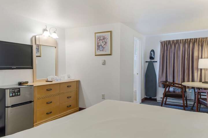 Americas Best Value Inn & Suites Hyannis Cape Cod