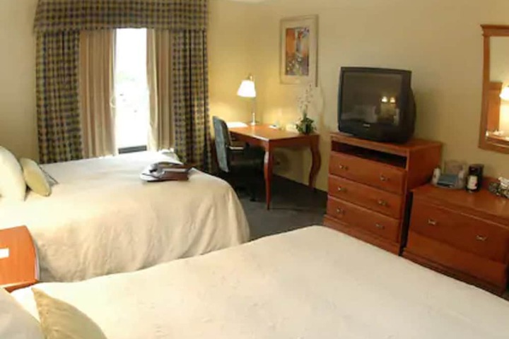 Room 10 of 20