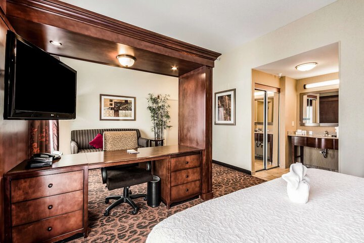 Room 32 of 52