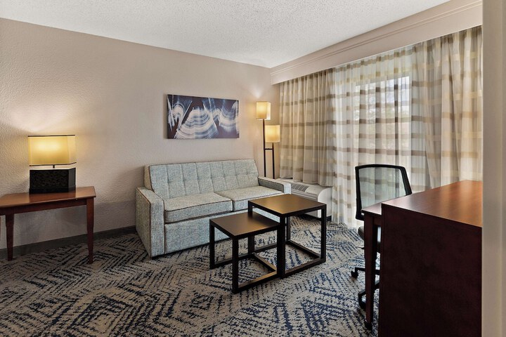 Room 20 of 33
