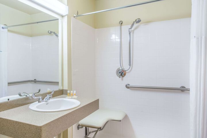Room 8 of 20