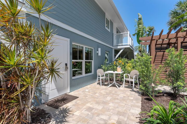 Escape Coastal Resort on Casey Key