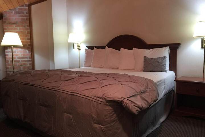 Room 12 of 38