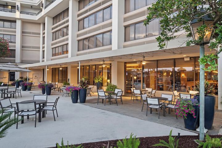 Crowne Plaza Executive Center Baton Rouge by IHG