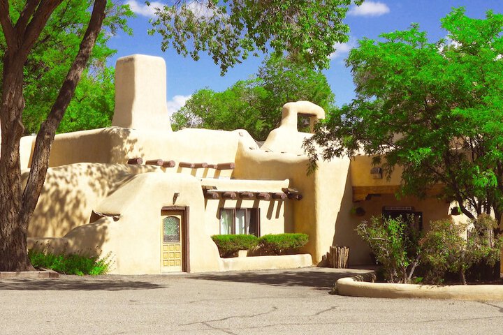 Sagebrush Inn & Suites