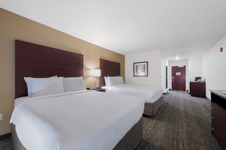 Cobblestone Hotel & Suites - Urbana