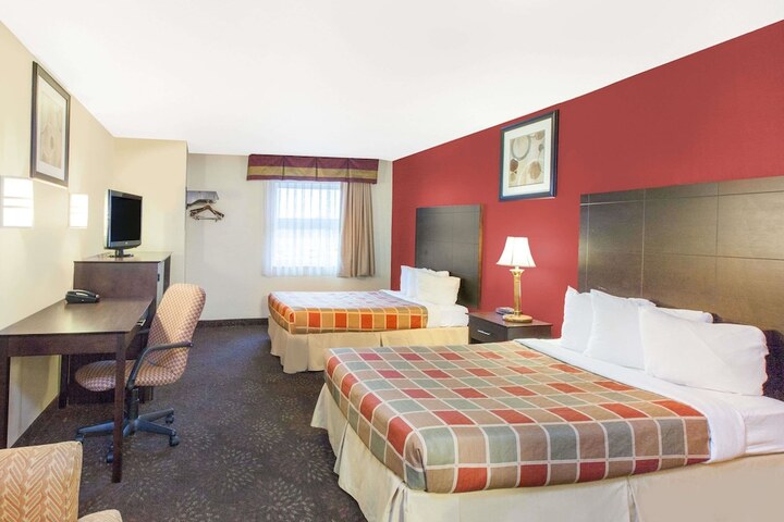 Room 7 of 18
