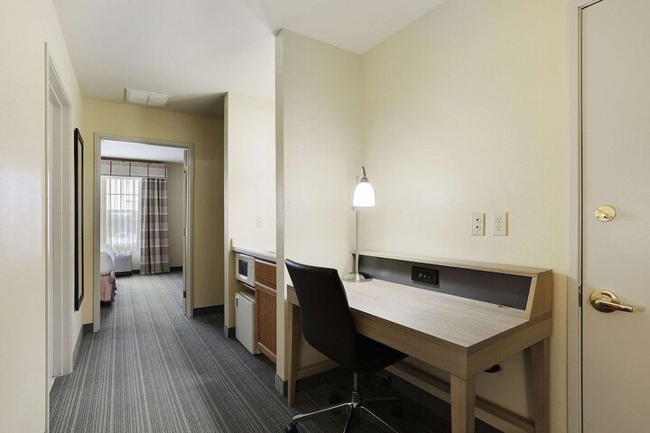 Room 30 of 34