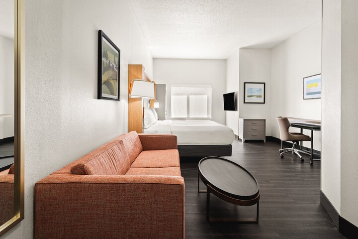 Room 22 of 42